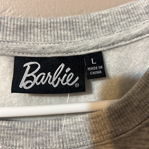 Barbie ski club design women’s large  Crewneck sweatshirt - Picture 3 of 7